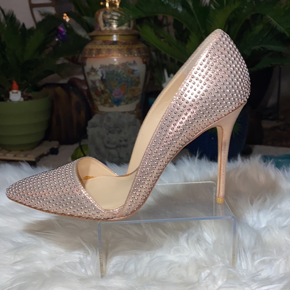 🔅🔆🔅VINCE CAMUTO IMAGINE STUDDED HEELS🔅🔆🔅